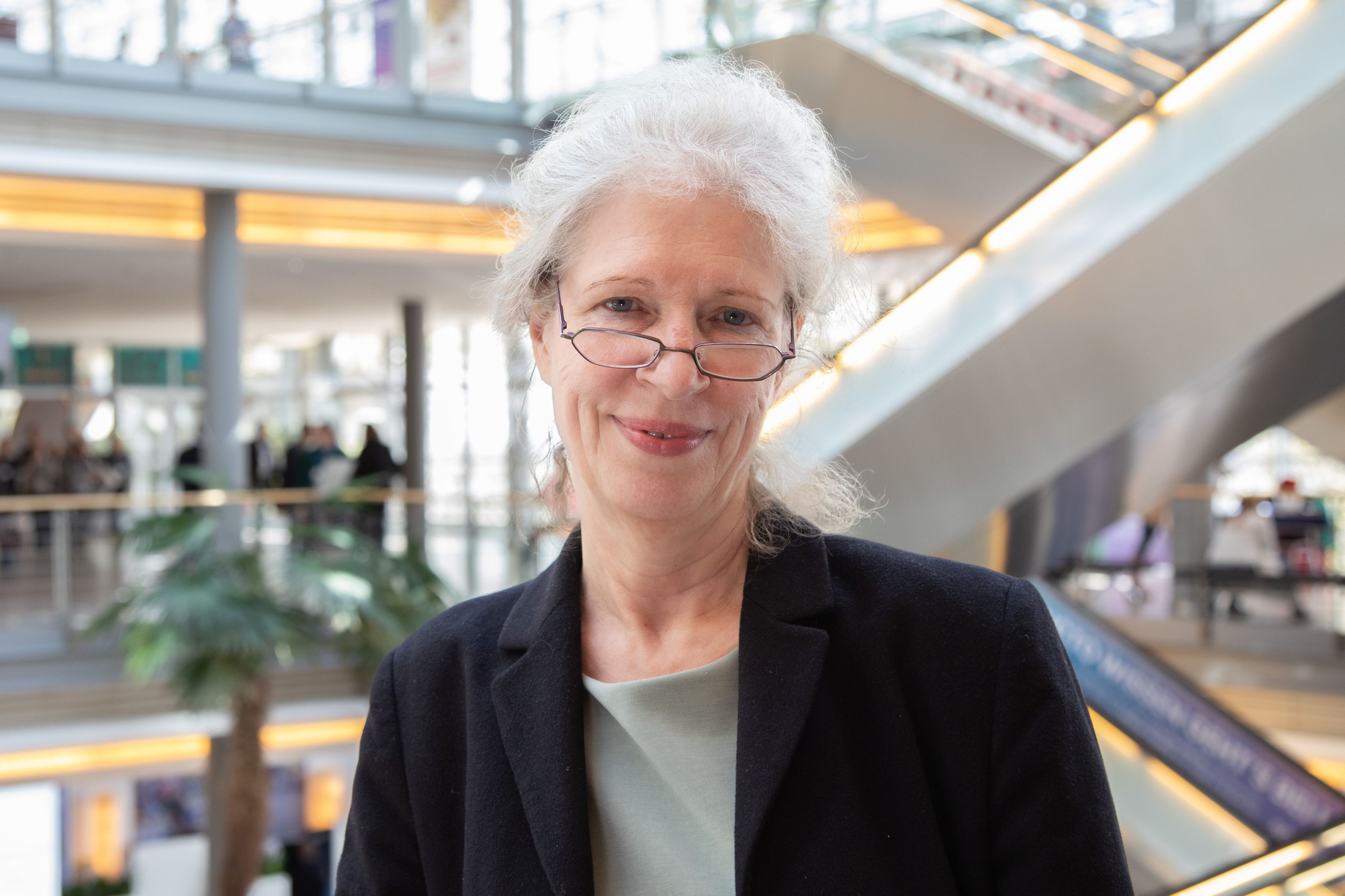 Dr. Iris Koper